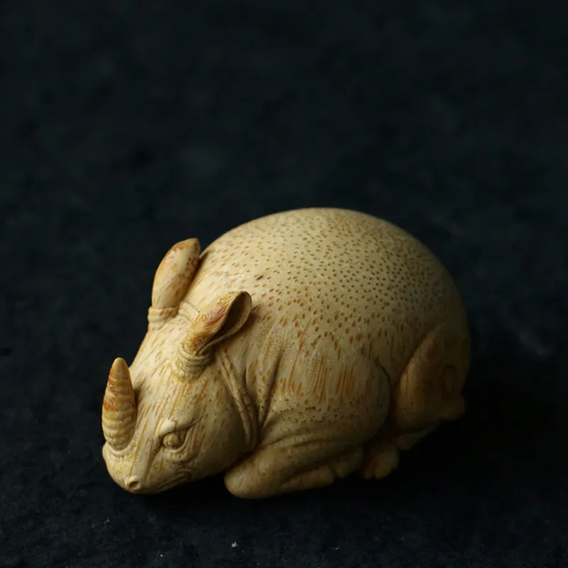 Purely hand-carved rhino bamboo root carving hand-held bamboo carving small ornament
Purely hand-carved rhino bamboo root carving hand-held bamboo carving small ornament