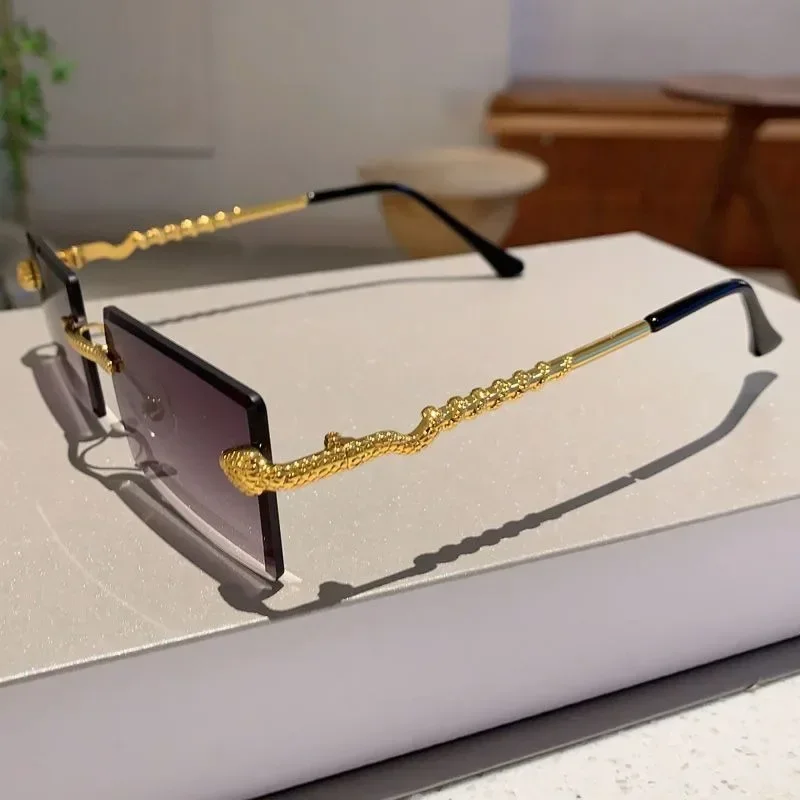 Sunglasse Rimless Rectangular Sunglasses Men Fashion Vintage Twisted Snake Leg Gradient Shades Women Luxury Brand Design Eyewear
Sunglasse Rimless Rectangular Sunglasses Men Fashion Vintage Twisted Snake Leg Gradient Shades Women Luxury Brand Design Eyewear