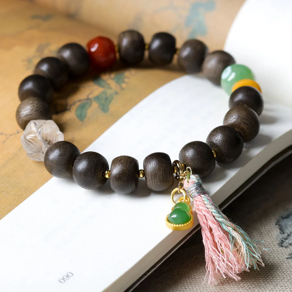 Original Design White Agarwood Bead Bracelet with Natural Crystal Lotus Wood Strap
Original Design White Agarwood Bead Bracelet with Natural Crystal Lotus Wood Strap