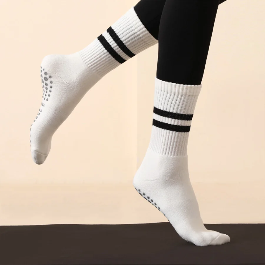 Yoga socks, anti slip socks, striped socks, pure cotton mid tube socks, indoor sports and fitness Pilates socks
Yoga socks, anti slip socks, striped socks, pure cotton mid tube socks, indoor sports and fitness Pilates socks