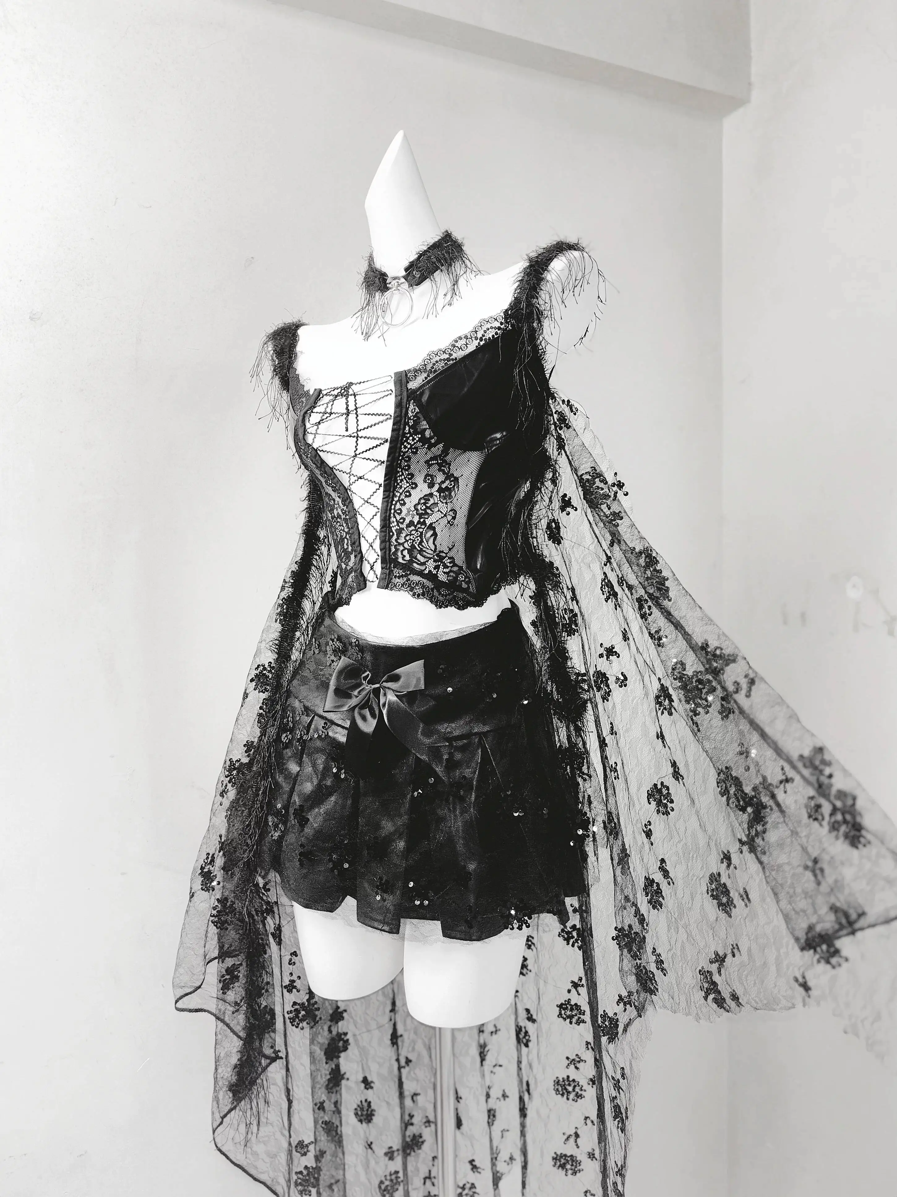 Black Diamond Rose Authentic Dark Gothic Lace Jellyfish Dress With Floral Embroidery Corset, Luxurious Gown Set
Black Diamond Rose Authentic Dark Gothic Lace Jellyfish Dress With Floral Embroidery Corset, Luxurious Gown Set