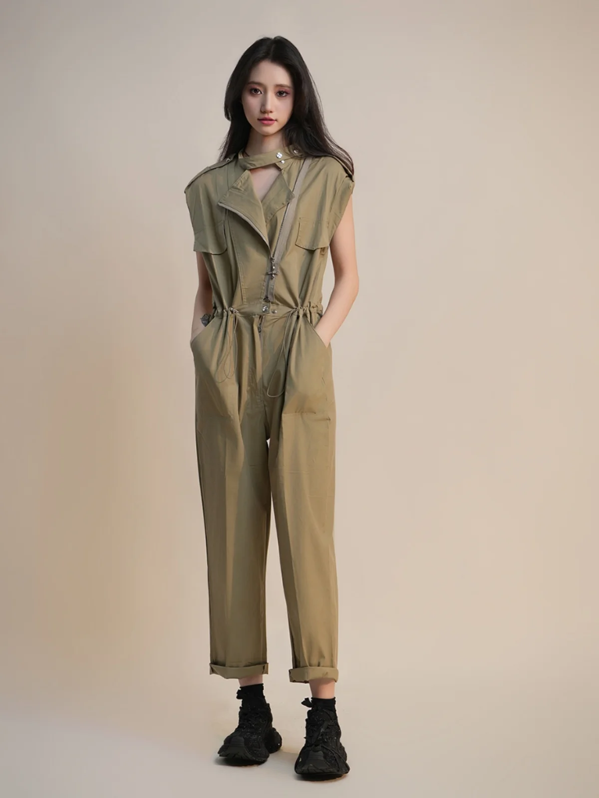 Корейский модный рабочий комбинезон для женщин, летний, новый, с завязками на талии, повседневный, цветной, с коротким рукавом, цельный костюм
Корейский модный рабочий комбинезон для женщин, летний, новый, с завязками на талии, повседневный, цветной, с коротким рукавом, цельный костюм