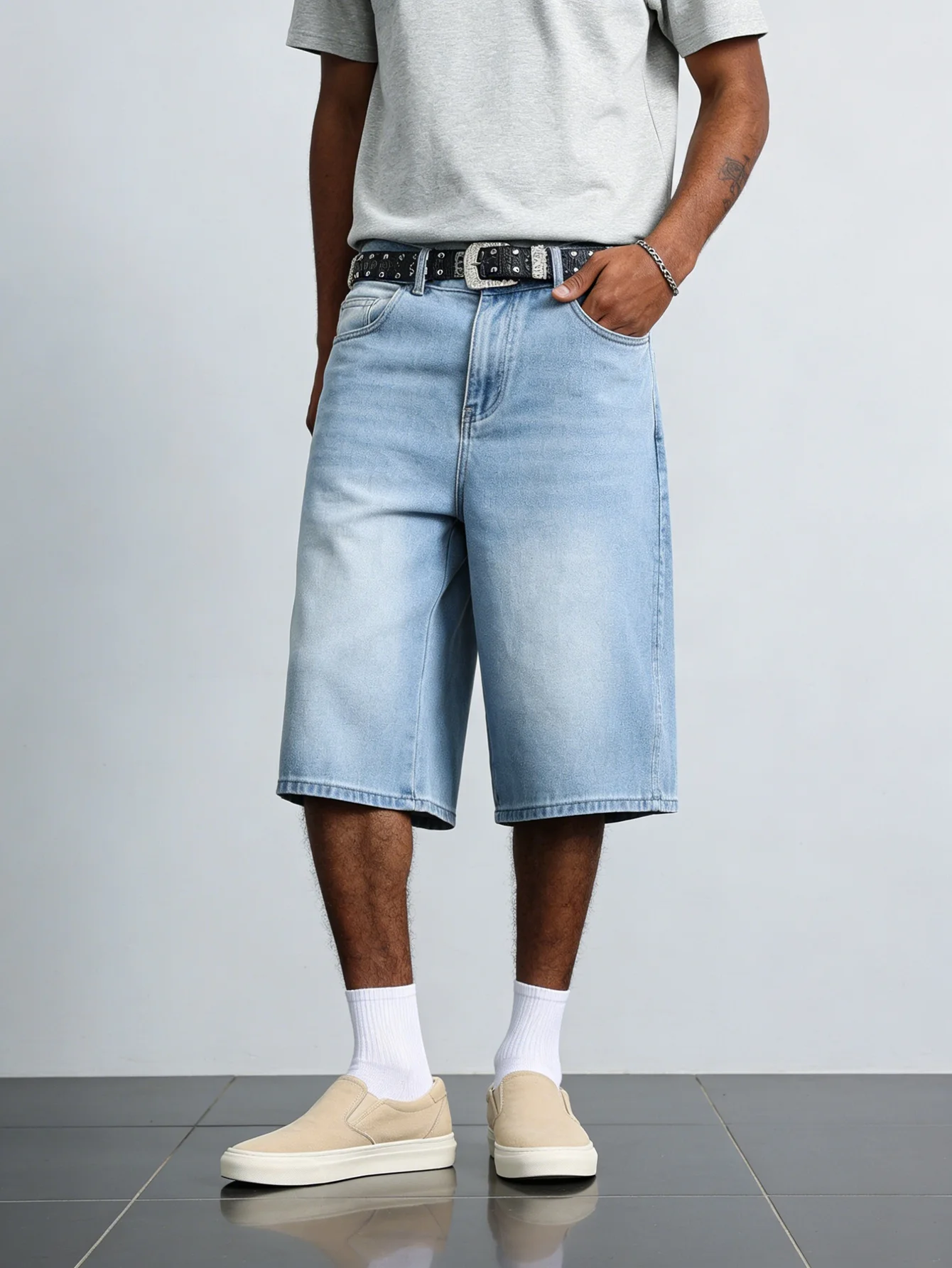 Blue Loose Casual Denim Shorts For Men Non Elastic Jorts Classic Design Daily Summer Wear
Blue Loose Casual Denim Shorts For Men Non Elastic Jorts Classic Design Daily Summer Wear