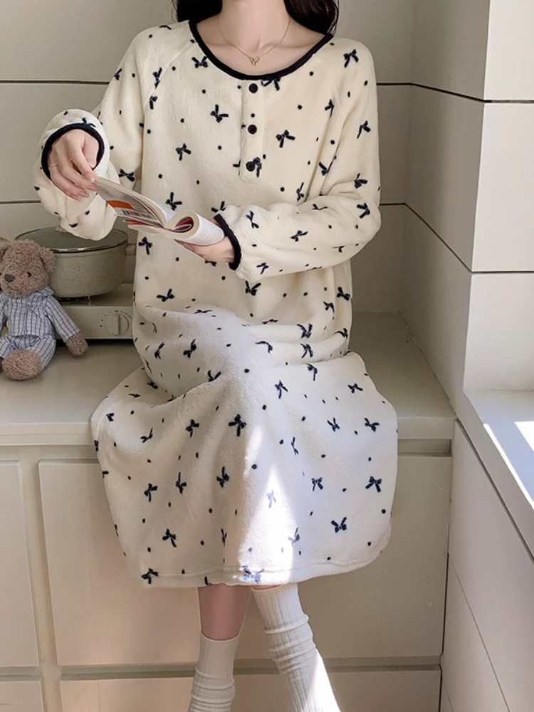 Women's Clothing Pajamas Night Skirt Four Seasons Hit Product New Product Exquisite At Home Comfortable Fashion Ventilate Sleep
Women's Clothing Pajamas Night Skirt Four Seasons Hit Product New Product Exquisite At Home Comfortable Fashion Ventilate Sleep