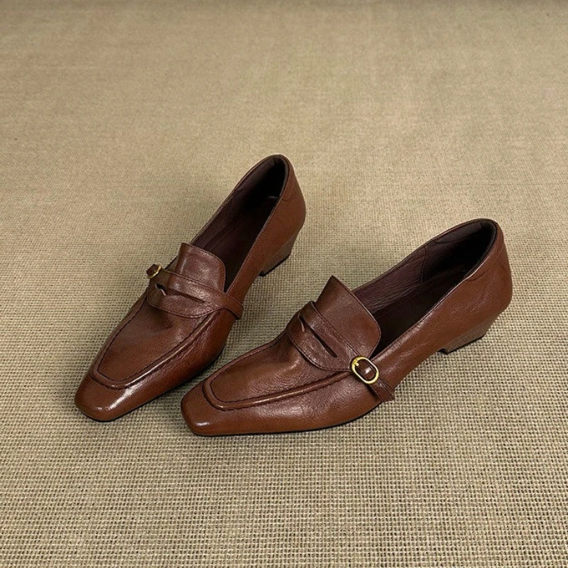 2026 Spring New Women's Leather Loafers Square Toe Chunky Heel Belt Buckle Black Designer Slip-On Retro Elegant Lady Single Shoe
2026 Spring New Women's Leather Loafers Square Toe Chunky Heel Belt Buckle Black Designer Slip-On Retro Elegant Lady Single Shoe