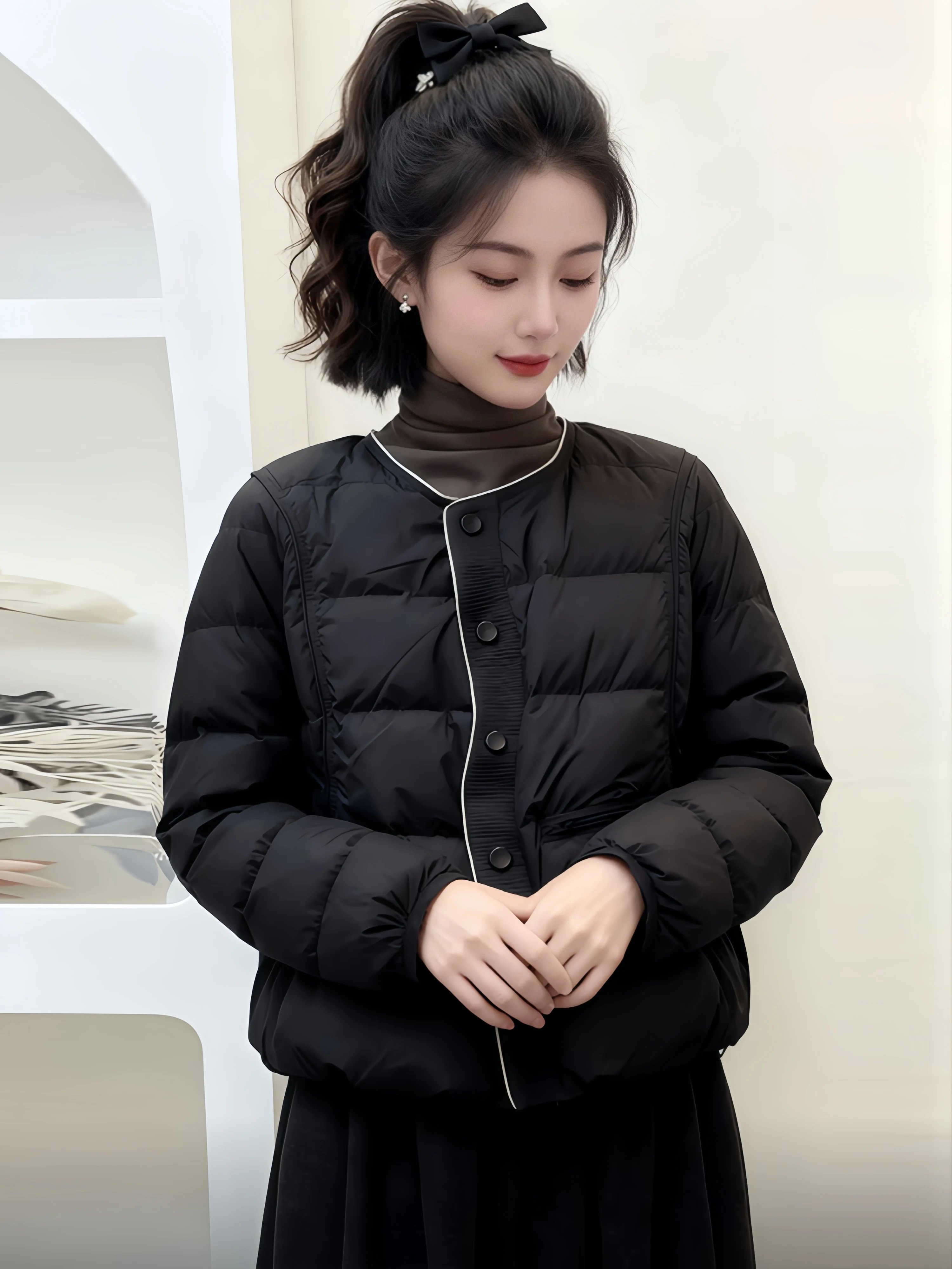 Stylish Short Black down Cotton Jacket Women's Style 2026 Autumn Winter New Design Sense No Collar Small Size Outerwear
Stylish Short Black down Cotton Jacket Women's Style 2026 Autumn Winter New Design Sense No Collar Small Size Outerwear
