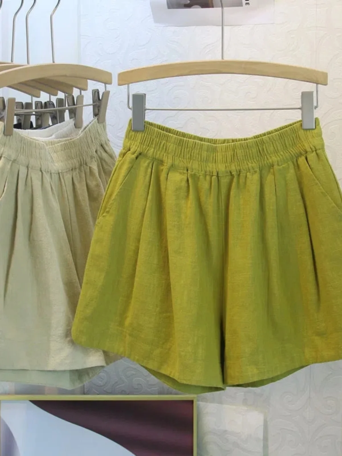 plus Size Cotton Linen Loose Wide Leg Shorts Women's Summer Casual High Waist Five-Quarter Length Fashionable plus Size Pants
plus Size Cotton Linen Loose Wide Leg Shorts Women's Summer Casual High Waist Five-Quarter Length Fashionable plus Size Pants