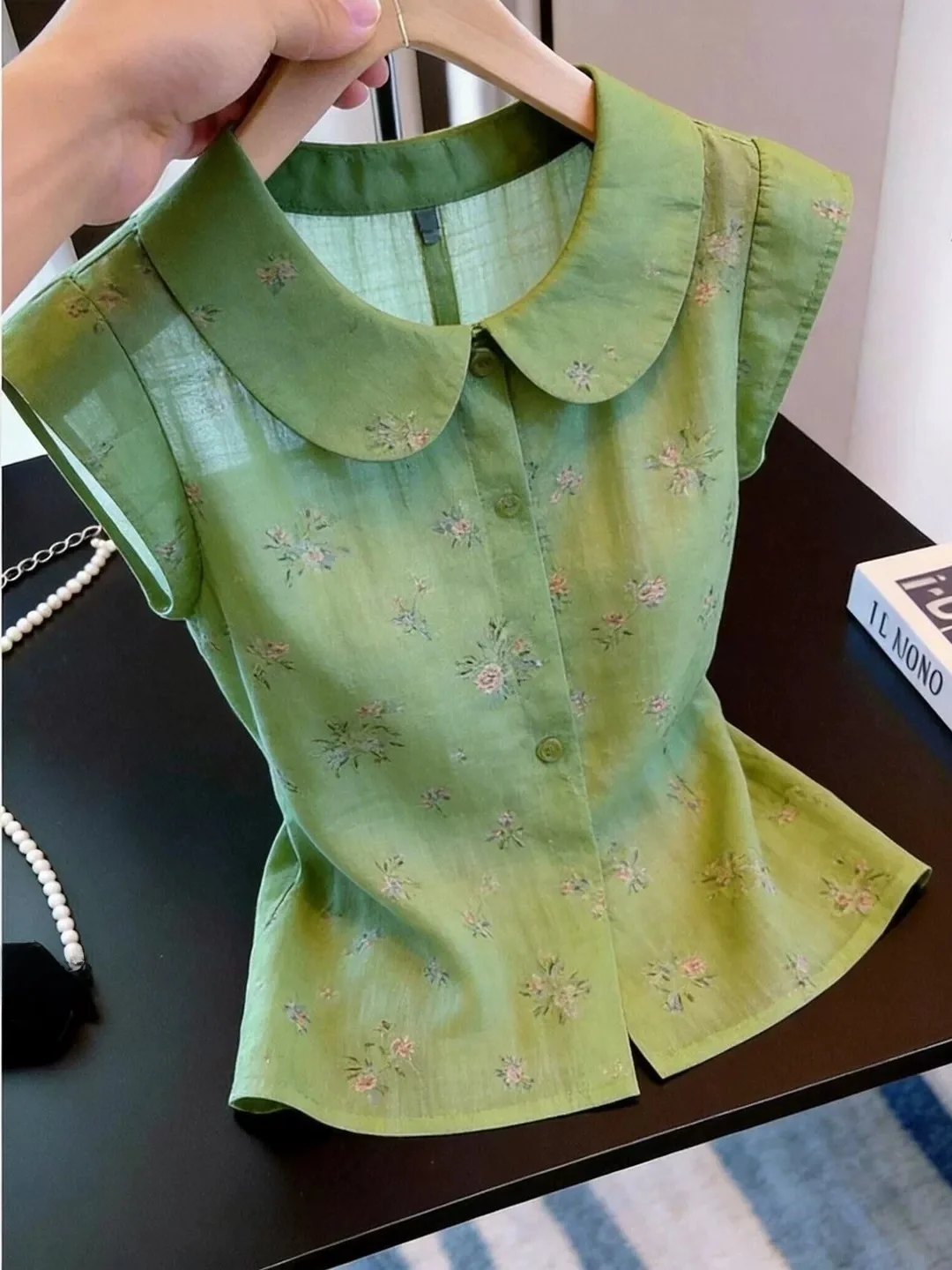 Ladies Fashion Summer Shirt Short Sleeve Lightweight Floral Print Collar Slim Fit Soft Cotton Gauze Button up Casual Top
Ladies Fashion Summer Shirt Short Sleeve Lightweight Floral Print Collar Slim Fit Soft Cotton Gauze Button up Casual Top