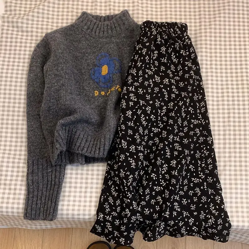 Women French Vintage Floral Sweater Pullover Print Skirts 1 or Two Piece Set 2024 Autumn Winter Lady Knit Tops Flower Skirt Suit
Women French Vintage Floral Sweater Pullover Print Skirts 1 or Two Piece Set 2024 Autumn Winter Lady Knit Tops Flower Skirt Suit
