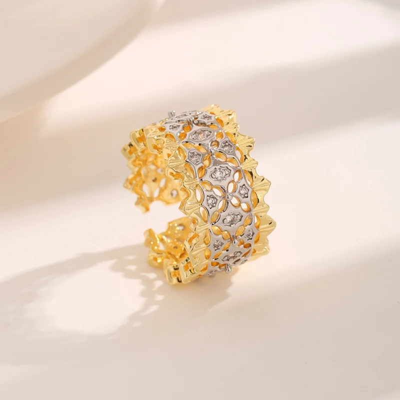 European and American Fashion Explosions Hollow Lace Titanium Micro-Inlaid AAA Color Zircon Luxury Retro Ring
European and American Fashion Explosions Hollow Lace Titanium Micro-Inlaid AAA Color Zircon Luxury Retro Ring