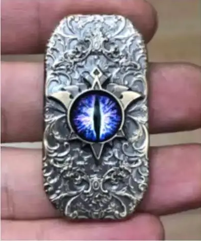Second-hand products are non-refundable and non-exchangeable The eye of the heart of the edc square
Second-hand products are non-refundable and non-exchangeable The eye of the heart of the edc square