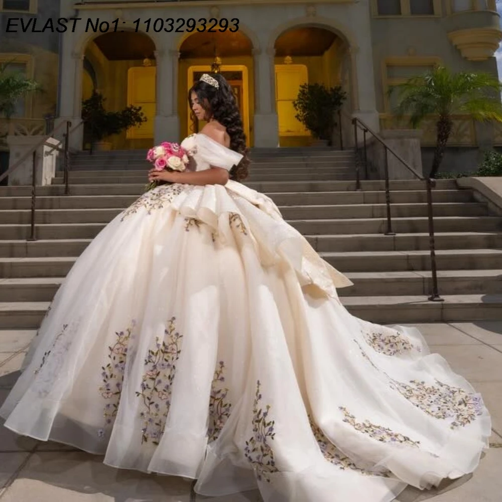 EVLAST индивидуальное блестящее платье Quinceanera цвета шампанского, бальное платье с цветочной аппликацией и бантом из бисера, милое платье 16, Vestidos De 15 Anos E1QN600
EVLAST индивидуальное блестящее платье Quinceanera цвета шампанского, бальное платье с цветочной аппликацией и бантом из бисера, милое платье 16, Vestidos De 15 Anos E1QN600