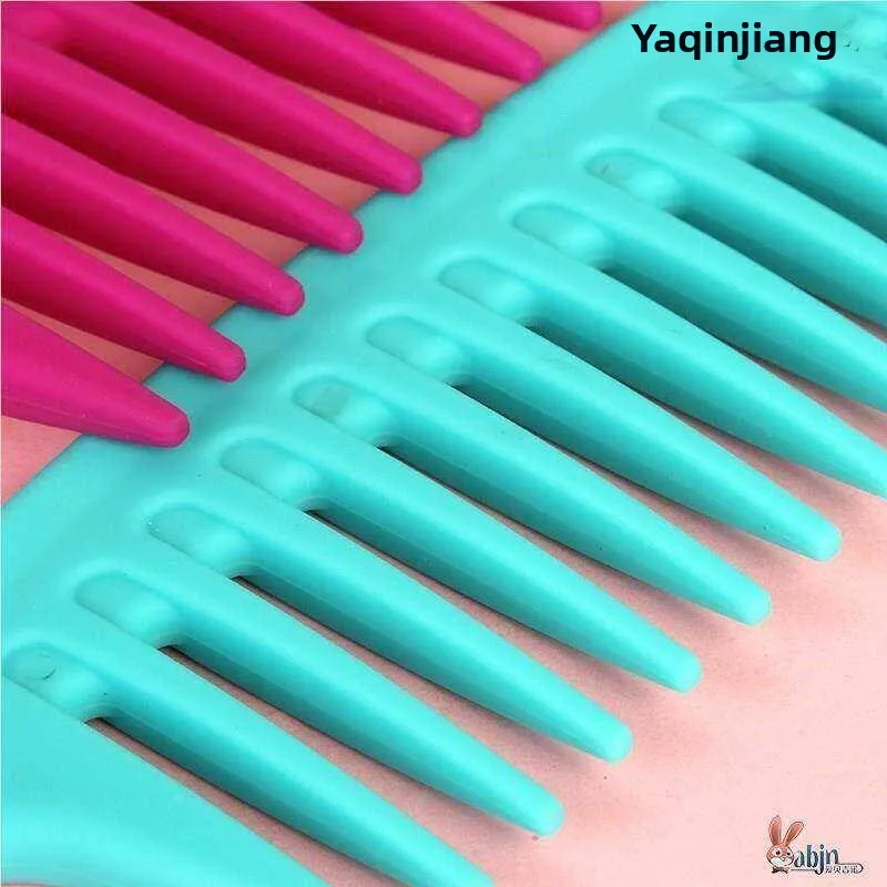 Wide Tooth Comb Plastic Anti-Static Hair Styling Comb Smooth Wooden Handle for Curling Hair Large Tooth Comb Household Use
Wide Tooth Comb Plastic Anti-Static Hair Styling Comb Smooth Wooden Handle for Curling Hair Large Tooth Comb Household Use