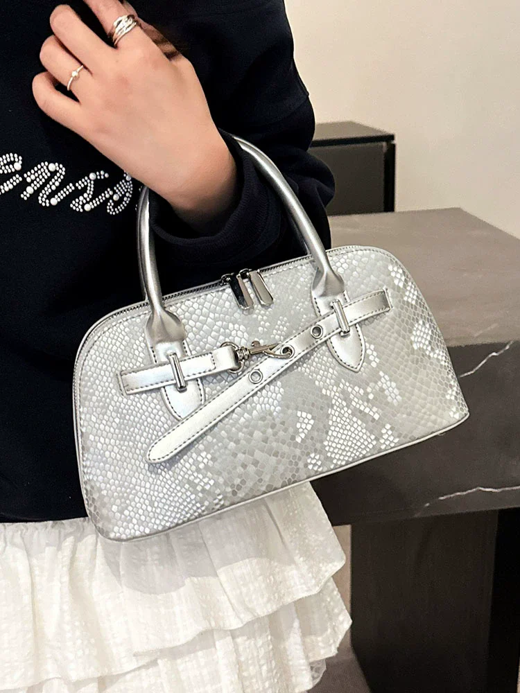2025 Women's Fashion New Shinnig Pattern Shell Bags Versatile Shoulder Underarm Bag Ladies Handheld Purse Silver Commuter Bags
2025 Women's Fashion New Shinnig Pattern Shell Bags Versatile Shoulder Underarm Bag Ladies Handheld Purse Silver Commuter Bags