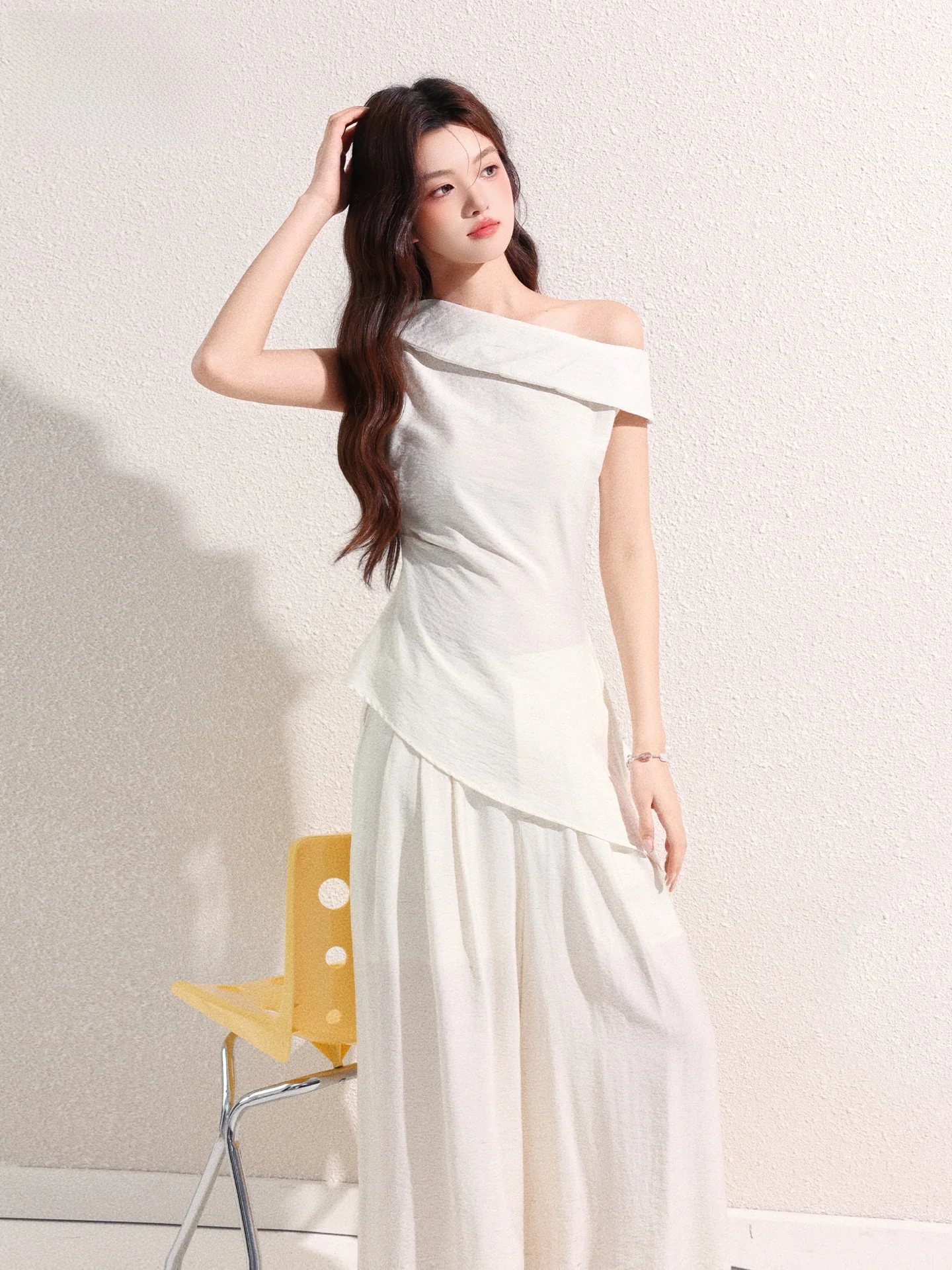 Women's Casual Wide Leg Pants Shoulder Bared Irregular Collar Top Bottoms Set Summer Fashion Loose Fit Style round Neck Long ...
Women's Casual Wide Leg Pants Shoulder Bared Irregular Collar Top Bottoms Set Summer Fashion Loose Fit Style round Neck Long ...