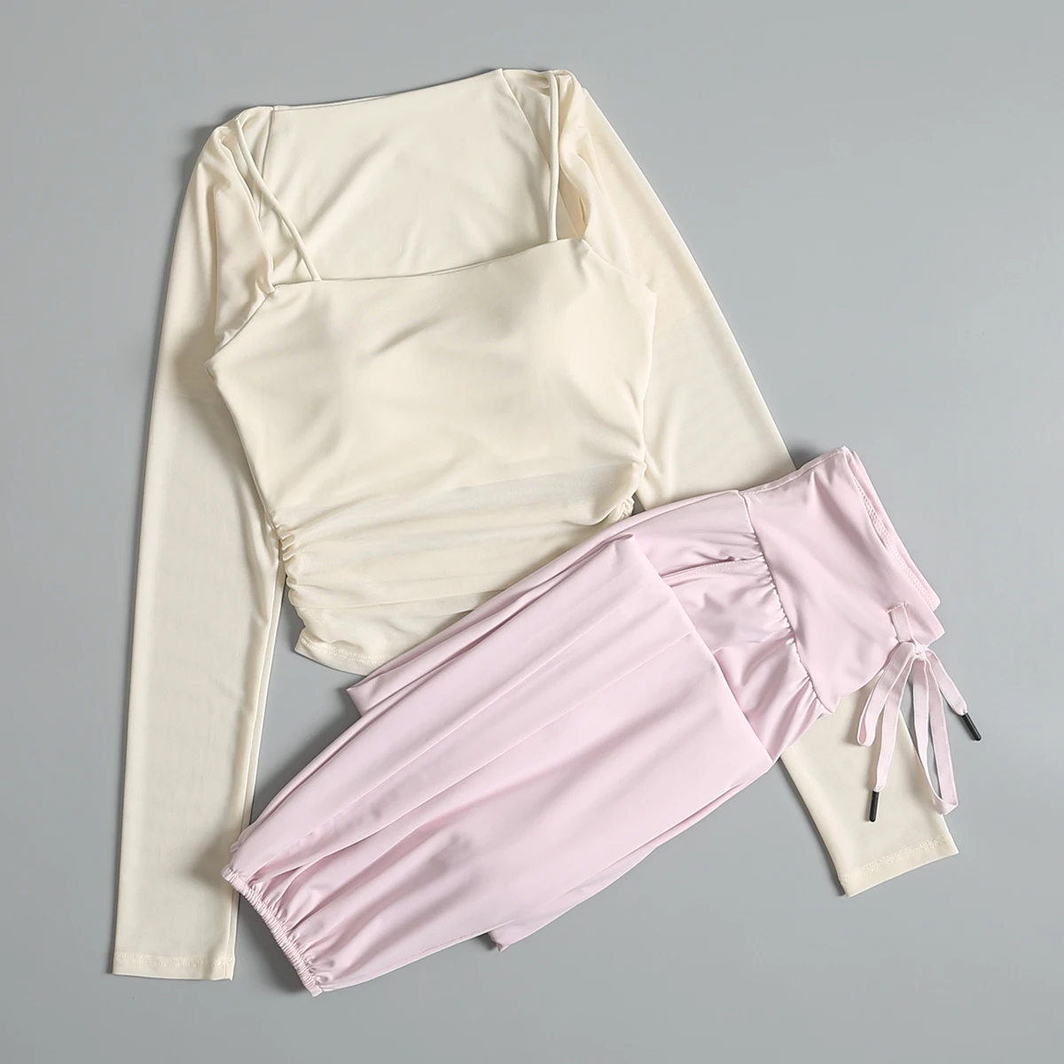 Sports suit for women in autumn and winter new professional gym morning jogging training quick-drying fashion high-end yoga suit
Sports suit for women in autumn and winter new professional gym morning jogging training quick-drying fashion high-end yoga suit
