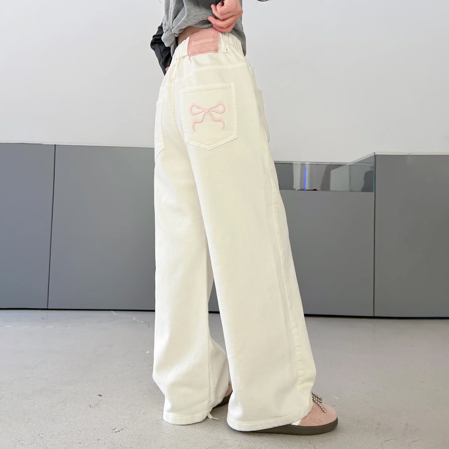 Girls' pants spring clothes girls' casual pants, stylish Korean style super beautiful white wide leg pants
Girls' pants spring clothes girls' casual pants, stylish Korean style super beautiful white wide leg pants