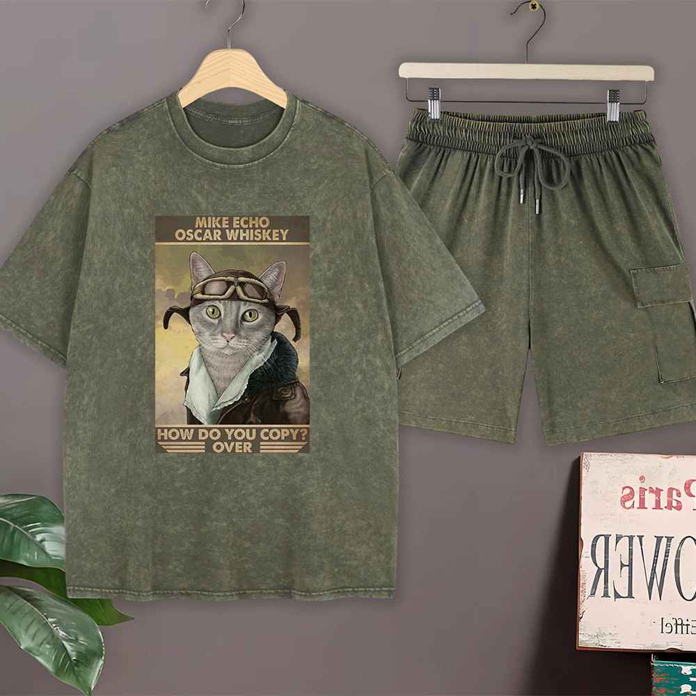 Комплект мужской летней одежды в стиле ретро: футболка оверсайз из хлопка с эффектом потертости и шорты карго с круглым вырезом и коротким рукавом
Комплект мужской летней одежды в стиле ретро: футболка оверсайз из хлопка с эффектом потертости и шорты карго с круглым вырезом и коротким рукавом