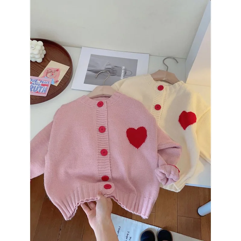 Girls Sweater Coat 2023 Spring and Autumn New Baby Girl Korean Style Heart Knitted Top Children's All-Match Cardigan
Girls Sweater Coat 2023 Spring and Autumn New Baby Girl Korean Style Heart Knitted Top Children's All-Match Cardigan
