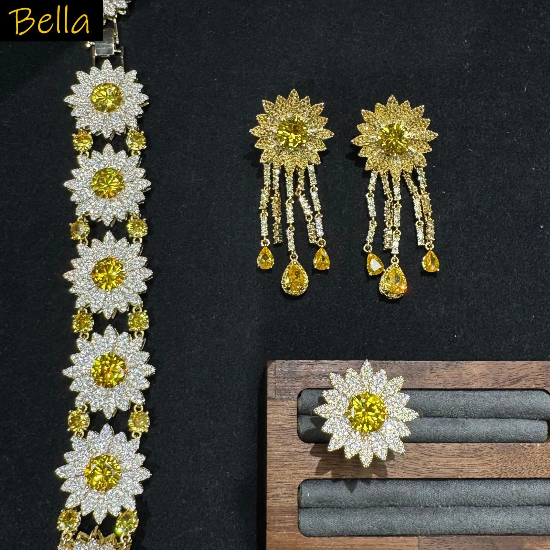 luxury cubic zirconia bracelet earrings and ring for women shiny sweet jewelry set multicolor yellow blue pink flower jewelry
luxury cubic zirconia bracelet earrings and ring for women shiny sweet jewelry set multicolor yellow blue pink flower jewelry