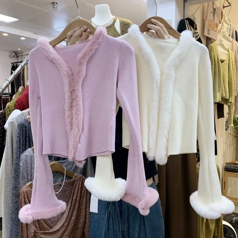 Women Flare Sleeve Short Pullovers Autumn Winter V-Neck Faux Fur Patchwork Sweater Slim Fit Long Sleeved Irregularity Knitwear
Women Flare Sleeve Short Pullovers Autumn Winter V-Neck Faux Fur Patchwork Sweater Slim Fit Long Sleeved Irregularity Knitwear