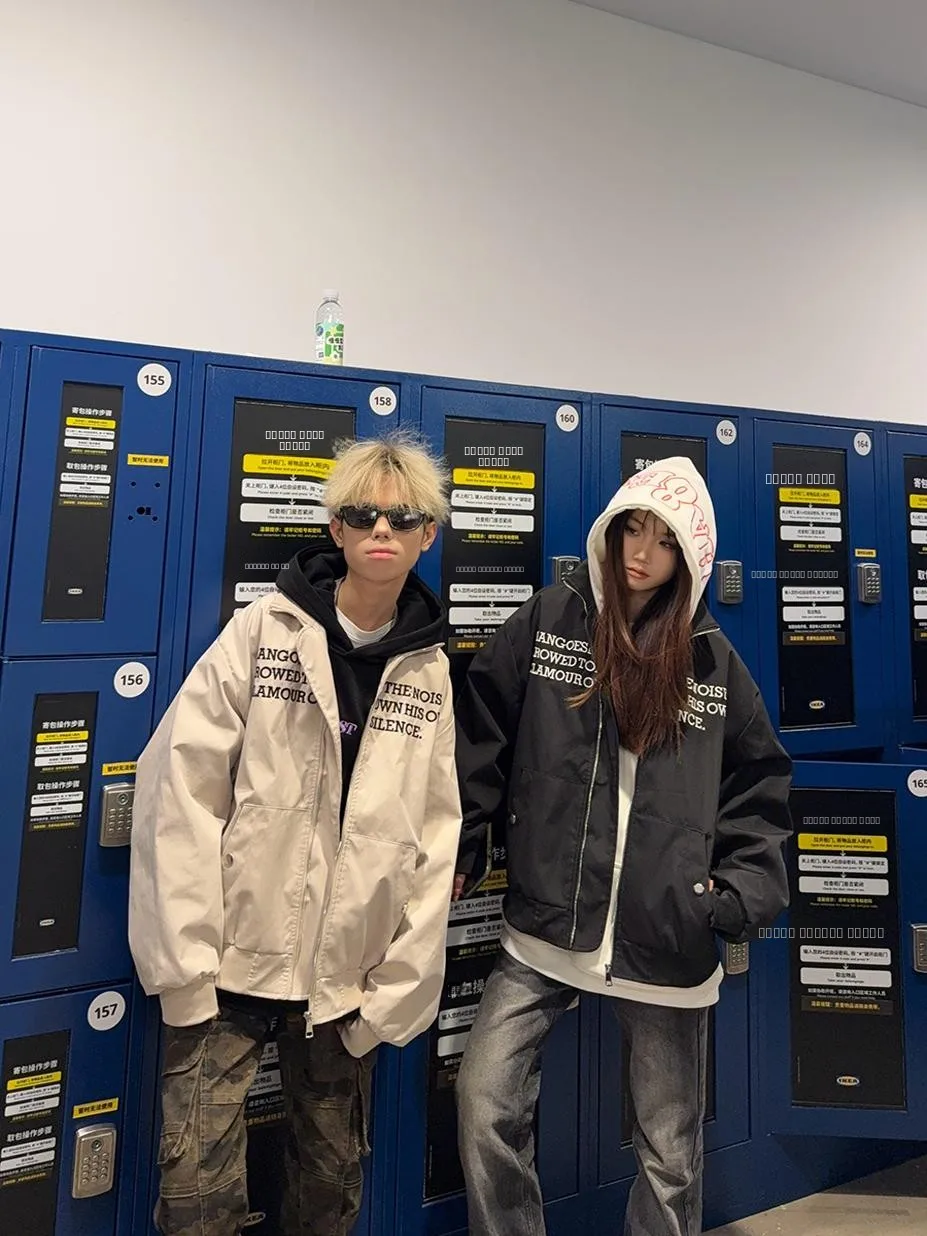 Ретро-куртка в американском стиле с воротником-стойкой, свободного кроя, для пар, весенний тренд, уличный стиль, универсальная молодежная куртка
Ретро-куртка в американском стиле с воротником-стойкой, свободного кроя, для пар, весенний тренд, уличный стиль, универсальная молодежная куртка