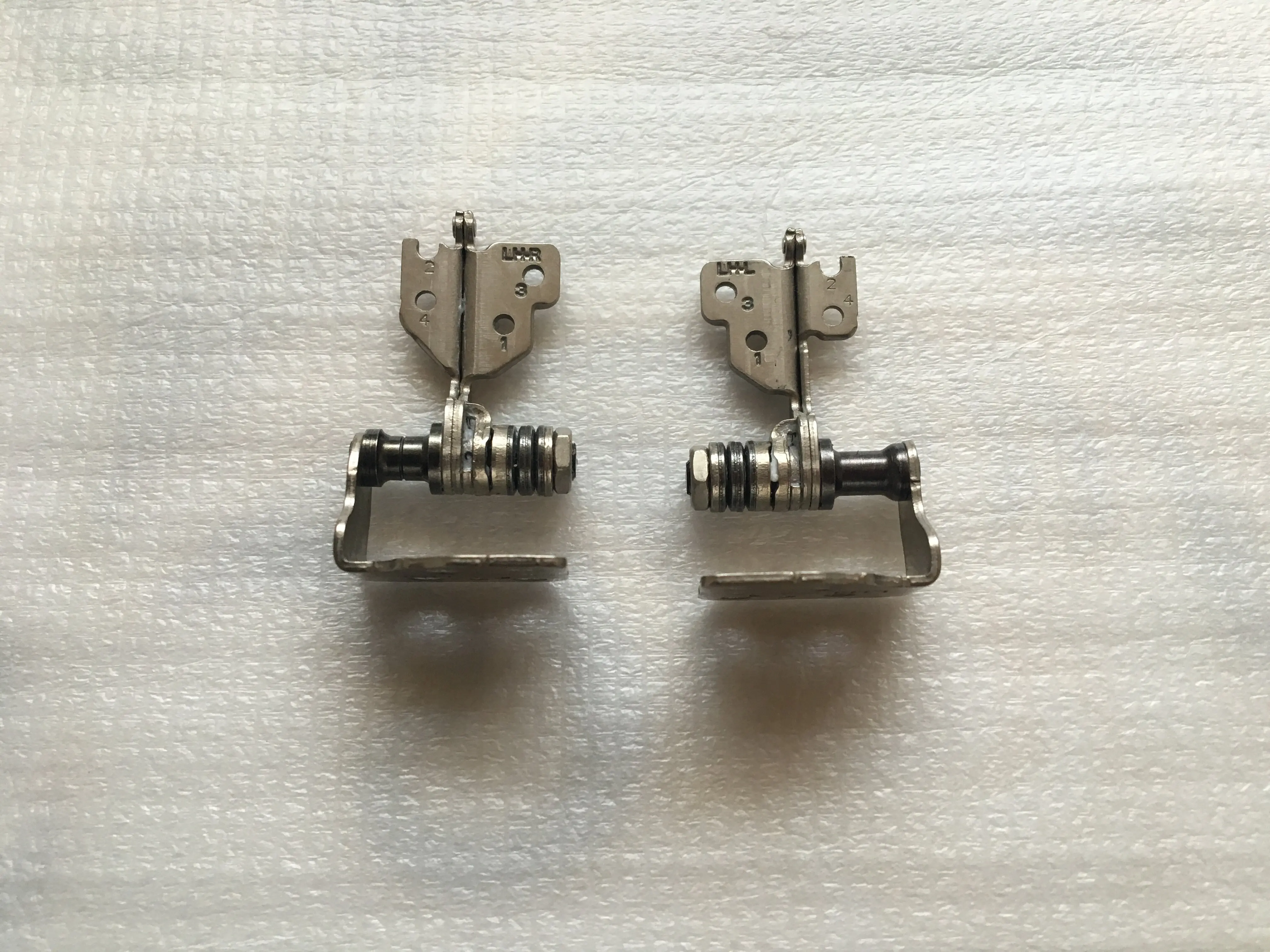 New for MSI GS73 GS73VR MS-17B1 MS-17B5 Screen Shaft, Rotary Shaft, Hinge GS63VR GS63
New for MSI GS73 GS73VR MS-17B1 MS-17B5 Screen Shaft, Rotary Shaft, Hinge GS63VR GS63