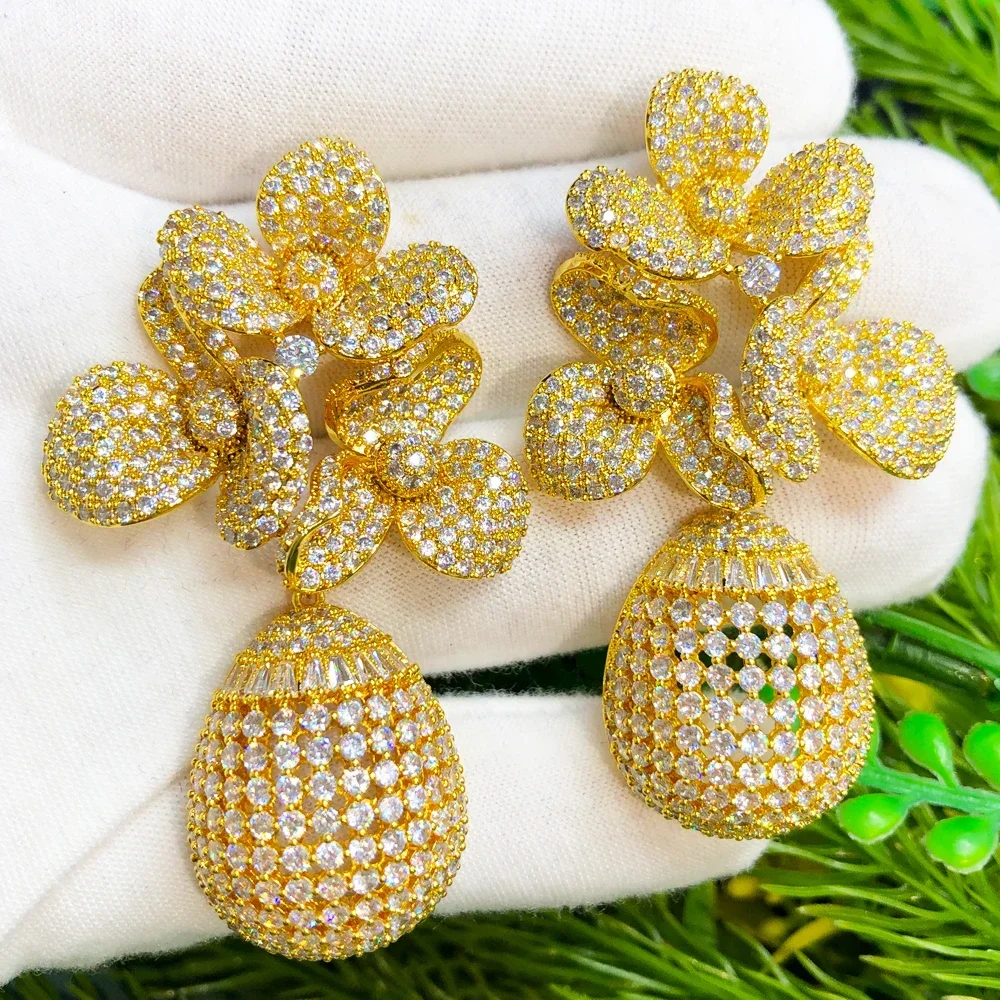 Soramoore New Luxury Gorgeous Big Drop Earrings For Women Wedding Party Shiny Full CZ Earrings Fashion Jewelry High Quality
Soramoore New Luxury Gorgeous Big Drop Earrings For Women Wedding Party Shiny Full CZ Earrings Fashion Jewelry High Quality