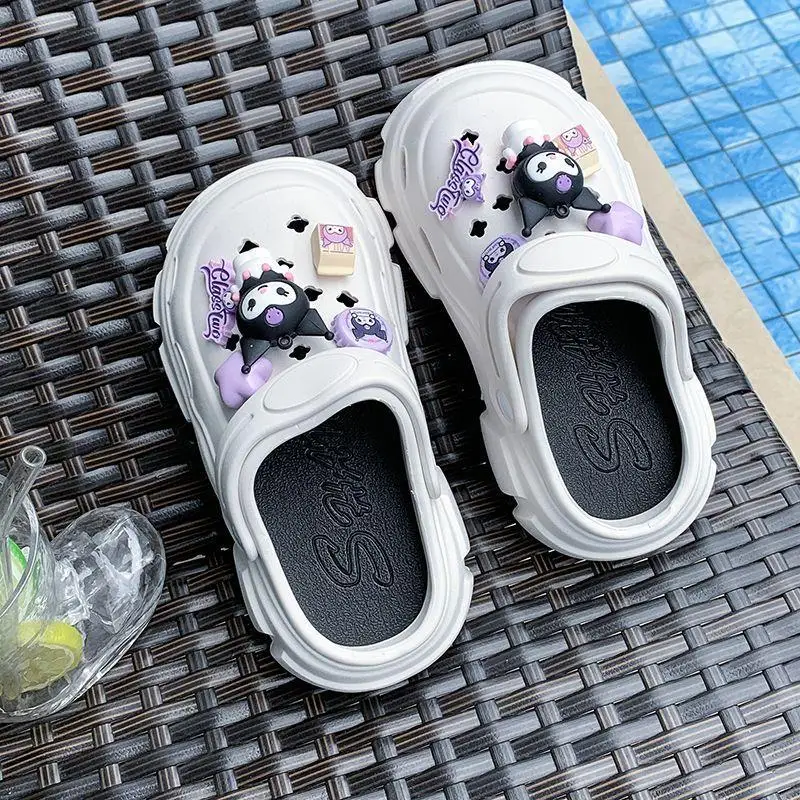 Sanrio Kuromi/летние сандалии для девочек с героями мультфильмов, детские модные уличные тапочки в стиле аниме на мягкой подошве, кавайные тапочки, дышащая обувь, новый стиль 
Sanrio Kuromi/летние сандалии для девочек с героями мультфильмов, детские модные уличные тапочки в стиле аниме на мягкой подошве, кавайные тапочки, дышащая обувь, новый стиль