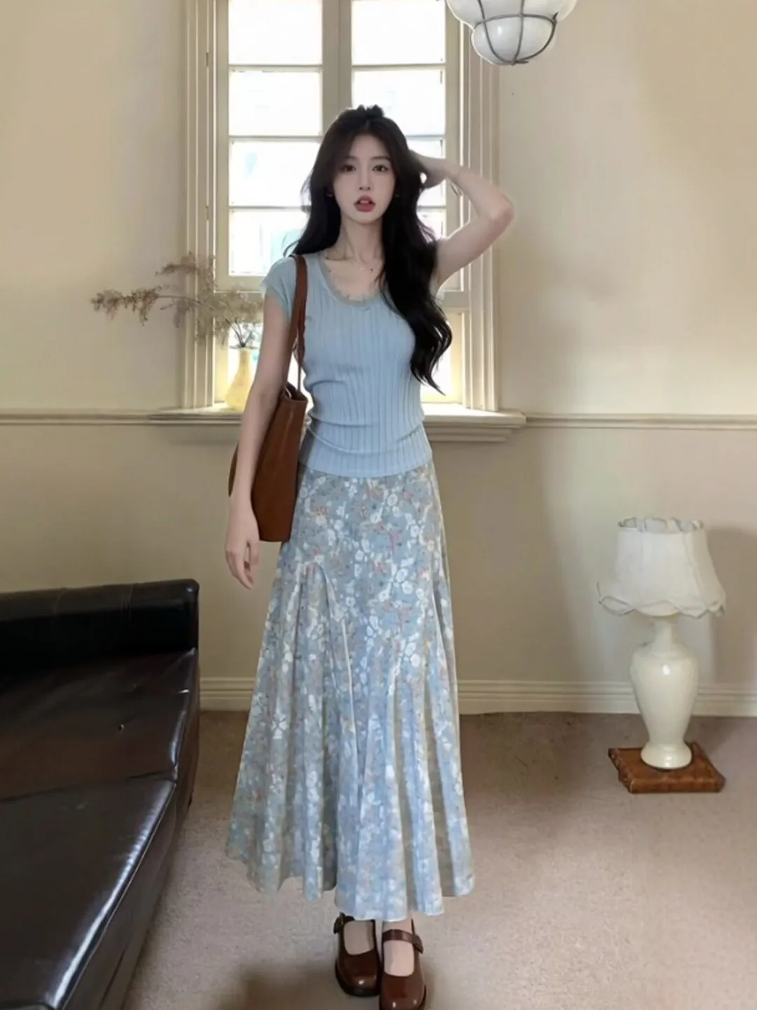 Gentle Wind Unique Beautiful V-neck Floral Halter Skirt Two-piece Set Youthful Combination Full Set Summer 2026 Women's Fashion
Gentle Wind Unique Beautiful V-neck Floral Halter Skirt Two-piece Set Youthful Combination Full Set Summer 2026 Women's Fashion