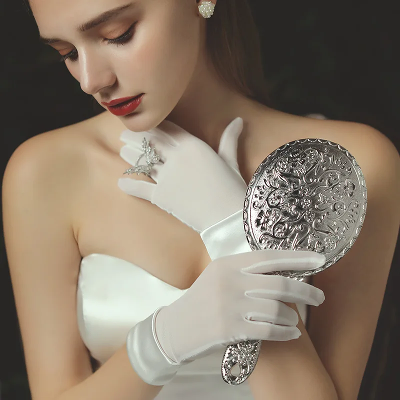 Luxury High Quality Elegant Satin Wrist Elastic Mesh Short Gloves White Black Bridal Wedding Banquet Drive Etiquette Tulle Mitte
Luxury High Quality Elegant Satin Wrist Elastic Mesh Short Gloves White Black Bridal Wedding Banquet Drive Etiquette Tulle Mitte