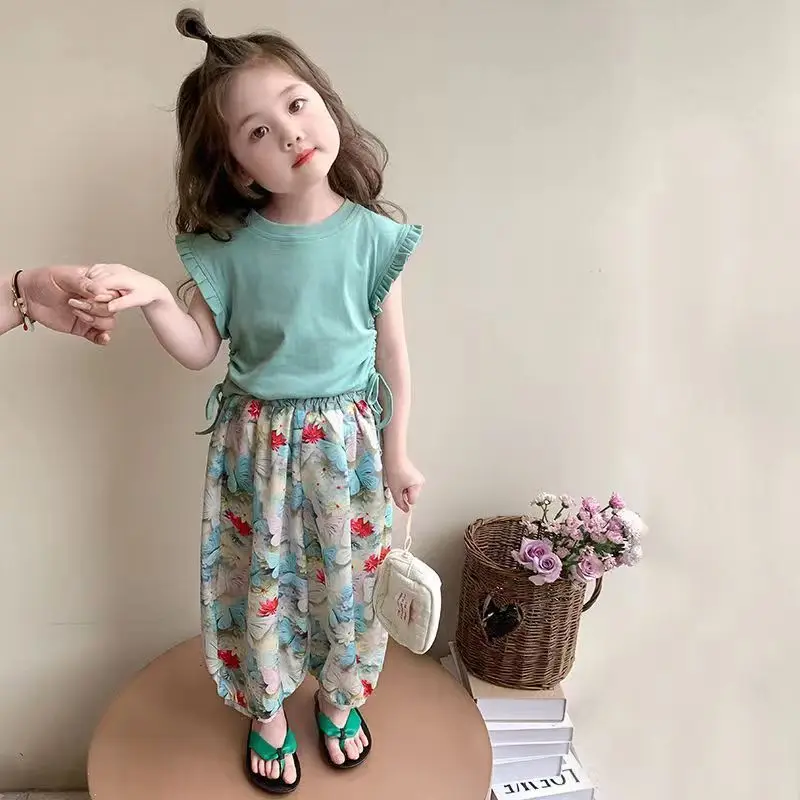 Girls Suit2026Summer outfit for girls: sleeveless vest and loose, thin, wide-leg anti-mosquito pants two-piece set
Girls Suit2026Summer outfit for girls: sleeveless vest and loose, thin, wide-leg anti-mosquito pants two-piece set