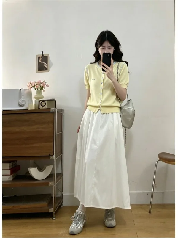 plus Size Casual Knitted Set High Waist Short Sleeve Top And A-Line Skirt Color Block Design Summer New Style Fashion plus Size
plus Size Casual Knitted Set High Waist Short Sleeve Top And A-Line Skirt Color Block Design Summer New Style Fashion plus Size