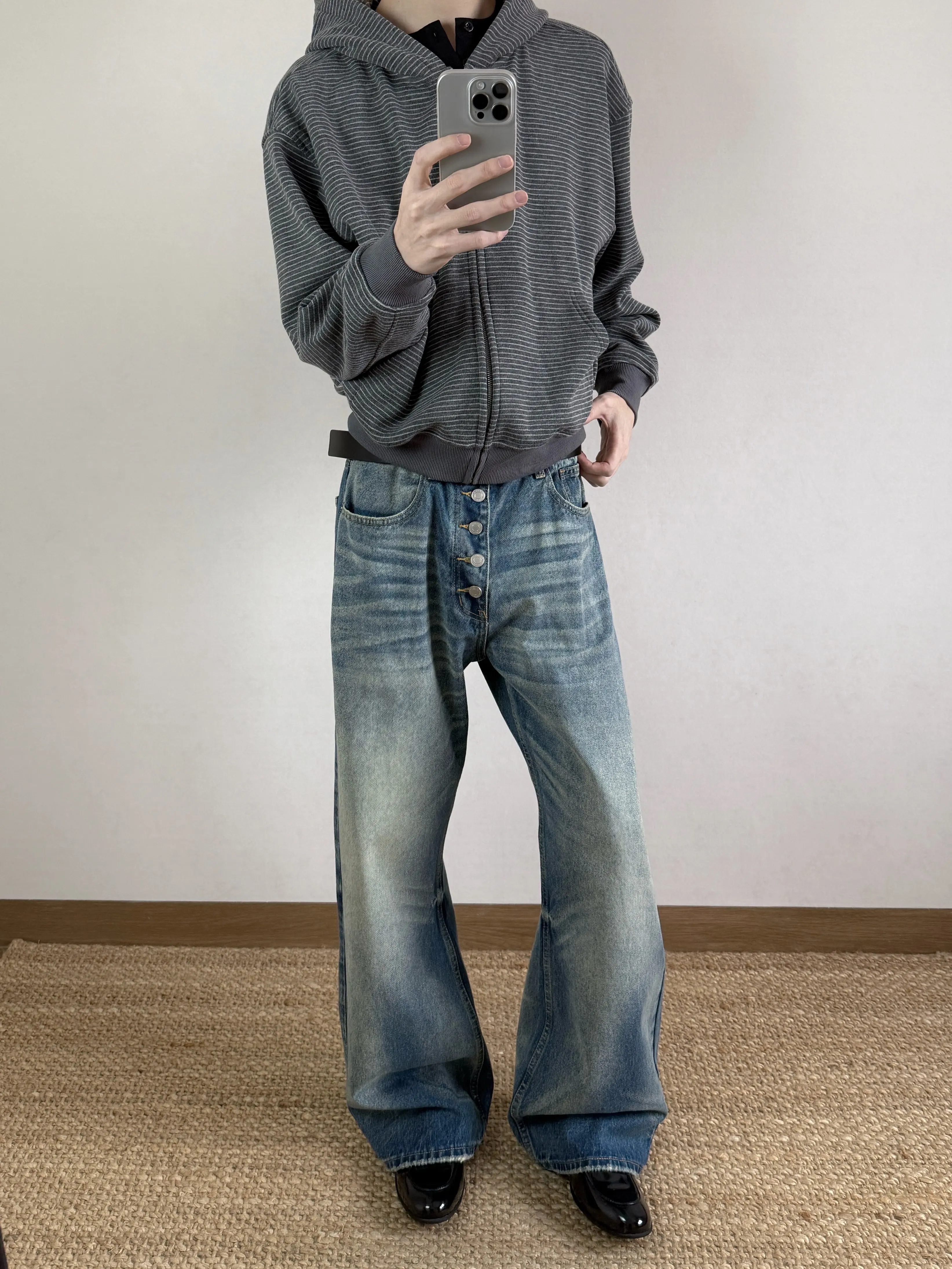 Washed out American Retro Street Deep Sea Blue Must 5 Button Baggy Honeycomb A-Line Jeans Men's mid Waist Denim Jeans
Washed out American Retro Street Deep Sea Blue Must 5 Button Baggy Honeycomb A-Line Jeans Men's mid Waist Denim Jeans
