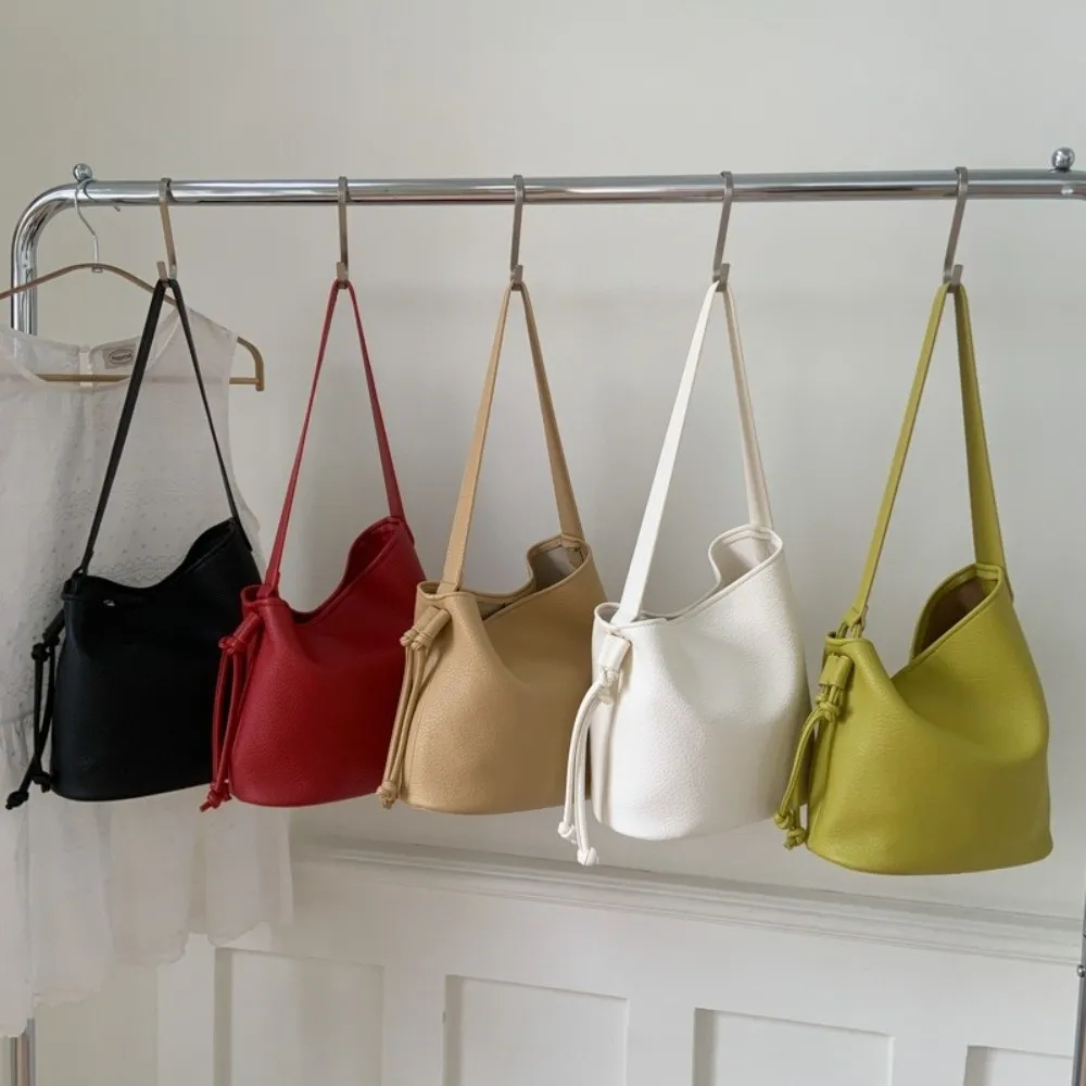 Casual Solid color Women Shoulder Bag Korean Leisure Soft Leather Bucket Bag Commute Pu Leather Underarm Bag Handbags
Casual Solid color Women Shoulder Bag Korean Leisure Soft Leather Bucket Bag Commute Pu Leather Underarm Bag Handbags