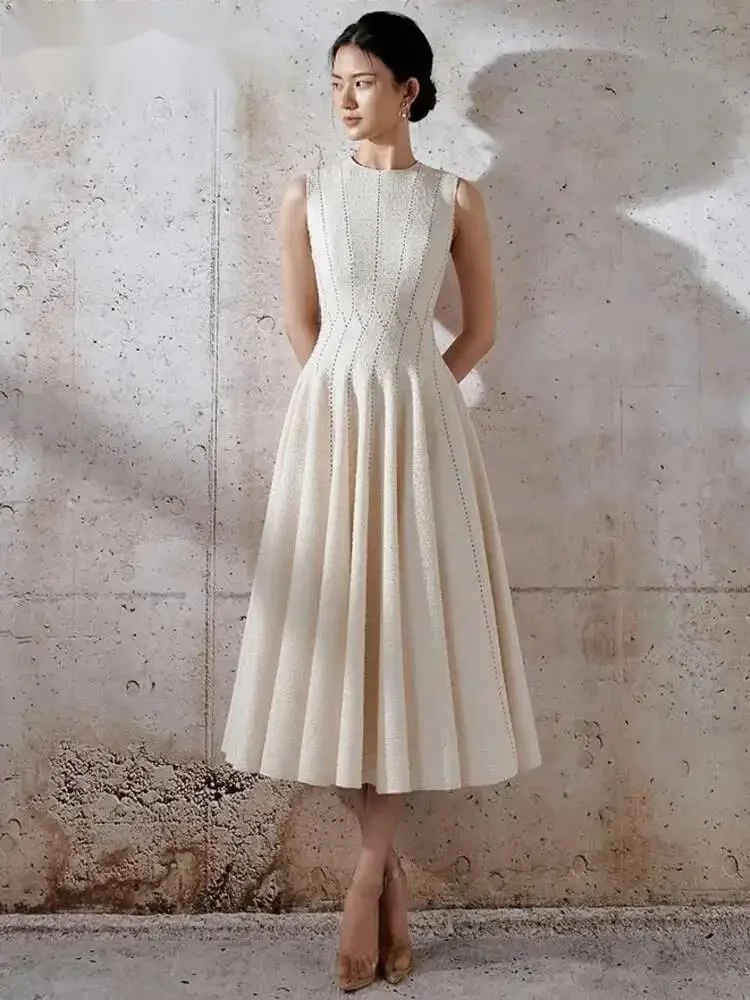 Women's Fashion Dress O-neck Sleeveless High Waist Solid Color Bright Lines Pleated Elegant Dresses Autumn 2026 New 13IJ02
Women's Fashion Dress O-neck Sleeveless High Waist Solid Color Bright Lines Pleated Elegant Dresses Autumn 2026 New 13IJ02