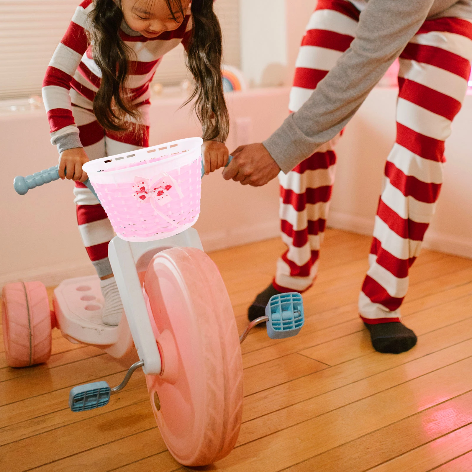 1Set Bike Front Basket Kids Cycling Storage Container Detachable Thicken Sturdy Cute Basket for Children Mountain Bike Scooter
1Set Bike Front Basket Kids Cycling Storage Container Detachable Thicken Sturdy Cute Basket for Children Mountain Bike Scooter