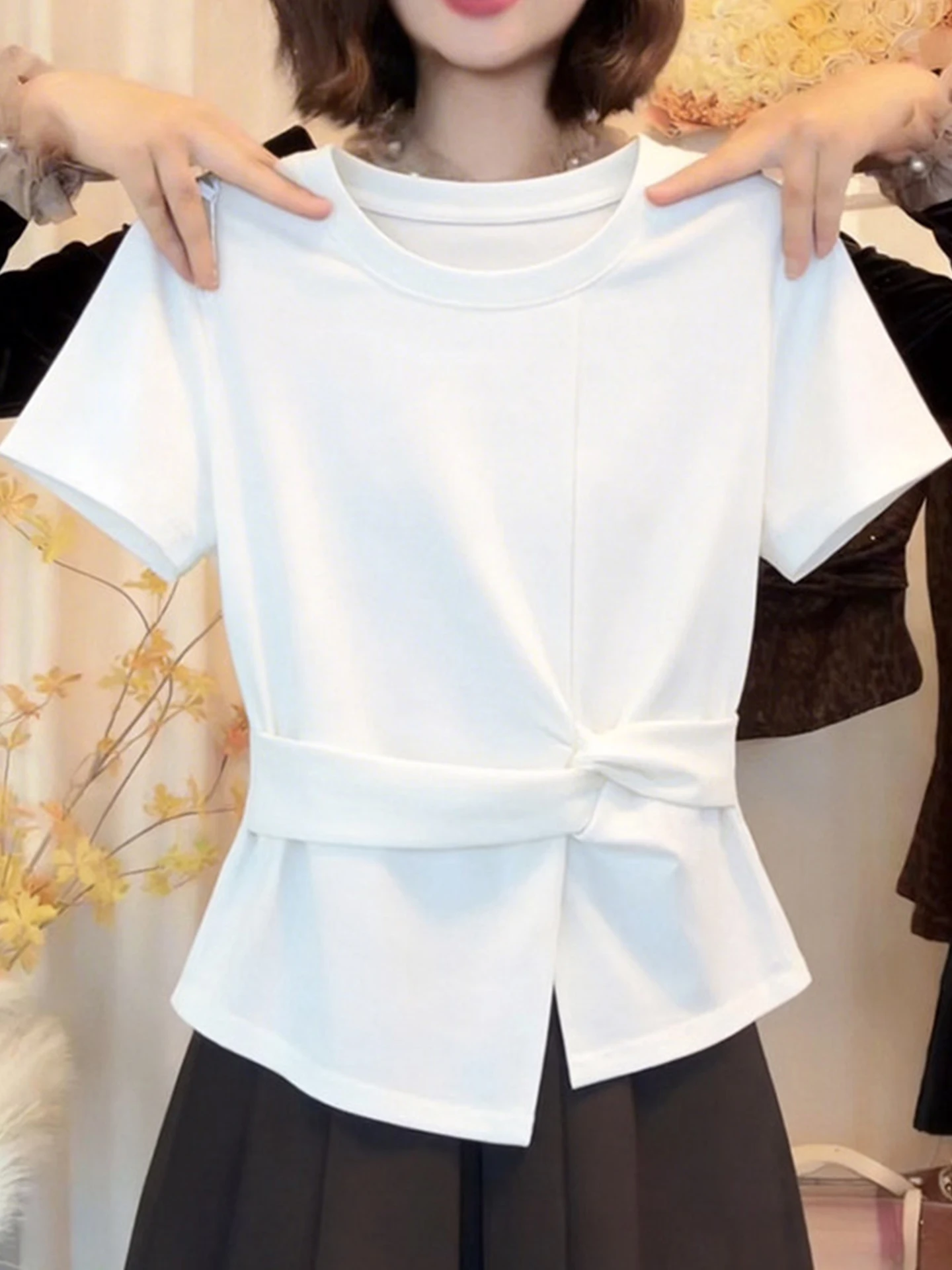 Summer 2026 Women's Slim Fit Short Sleeve T-Shirt Crew Neck Pure Color Versatile Trendy Design Commute Style Straight Cut Type
Summer 2026 Women's Slim Fit Short Sleeve T-Shirt Crew Neck Pure Color Versatile Trendy Design Commute Style Straight Cut Type