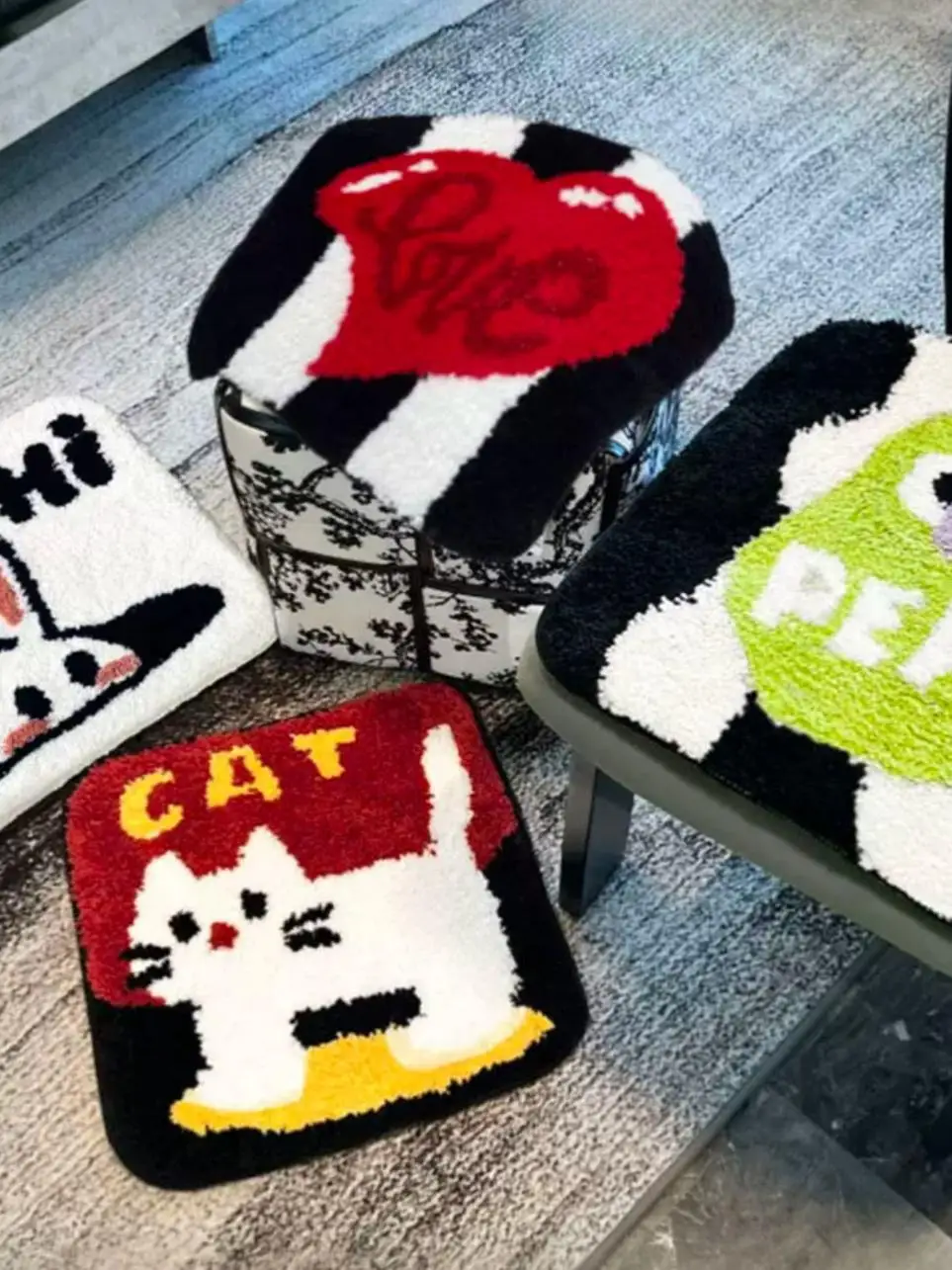 Мягкая противоскользящая подушка для сиденья в офис, ресторан, автомобиль, для дома, для оконных подоконников, с мультяшным рисунком, настраиваемая
Мягкая противоскользящая подушка для сиденья в офис, ресторан, автомобиль, для дома, для оконных подоконников, с мультяшным рисунком, настраиваемая