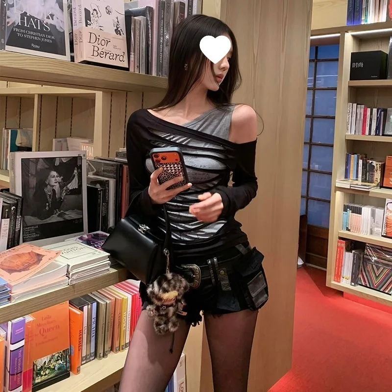 Sexy Women's Asymmetric Off Shoulder Top Mesh Overlay Slim Fit Black Gray Long Sleeve Streetwear Top
Sexy Women's Asymmetric Off Shoulder Top Mesh Overlay Slim Fit Black Gray Long Sleeve Streetwear Top