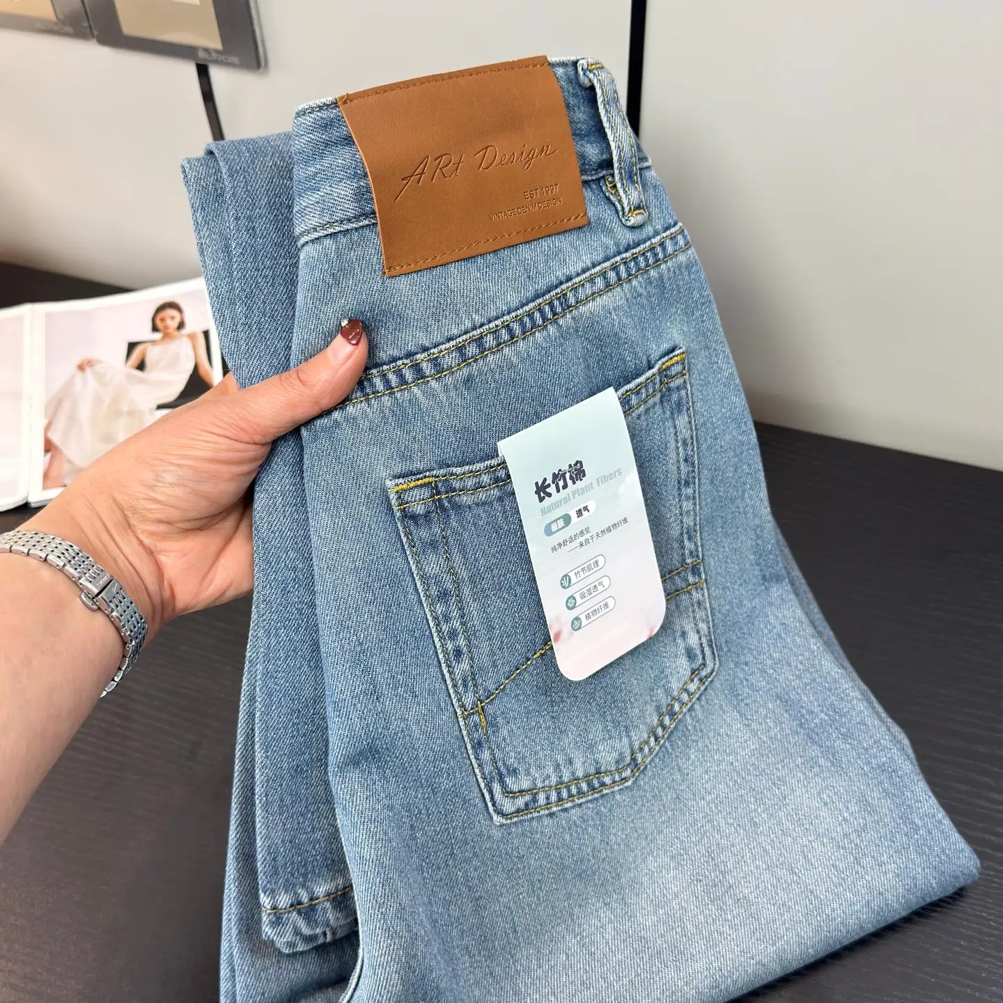 Retro Comfortable Soft Thin Washed Lace Blend Knit Straight Leg Jeans High Waist Cotton Denim Spring Season Ladies
Retro Comfortable Soft Thin Washed Lace Blend Knit Straight Leg Jeans High Waist Cotton Denim Spring Season Ladies