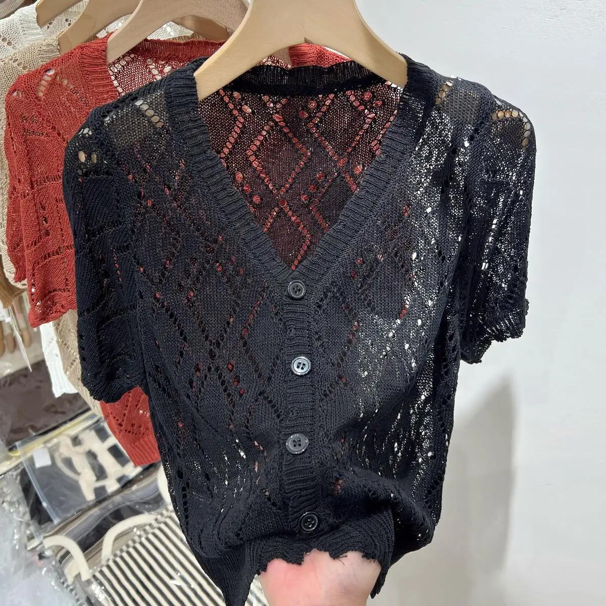 Women's V-Neck T-Shirt Loose Large Size Fashionable Summer Thin Ice Silk Hollow Knitted Top Korean Style Straight Cut Short S...
Women's V-Neck T-Shirt Loose Large Size Fashionable Summer Thin Ice Silk Hollow Knitted Top Korean Style Straight Cut Short S...
