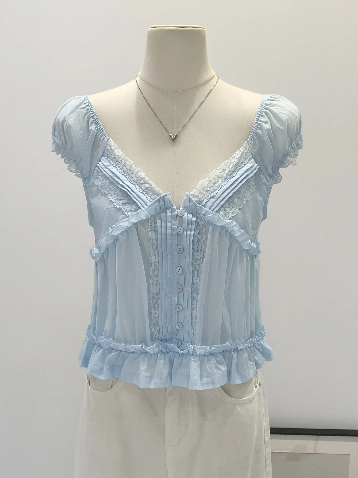 French Style Lace V-Neck Short Sleeve T-Shirt Women Summer 2026 New Backless Bow Tie Chiffon Top Breathable Skin-Friendly
French Style Lace V-Neck Short Sleeve T-Shirt Women Summer 2026 New Backless Bow Tie Chiffon Top Breathable Skin-Friendly