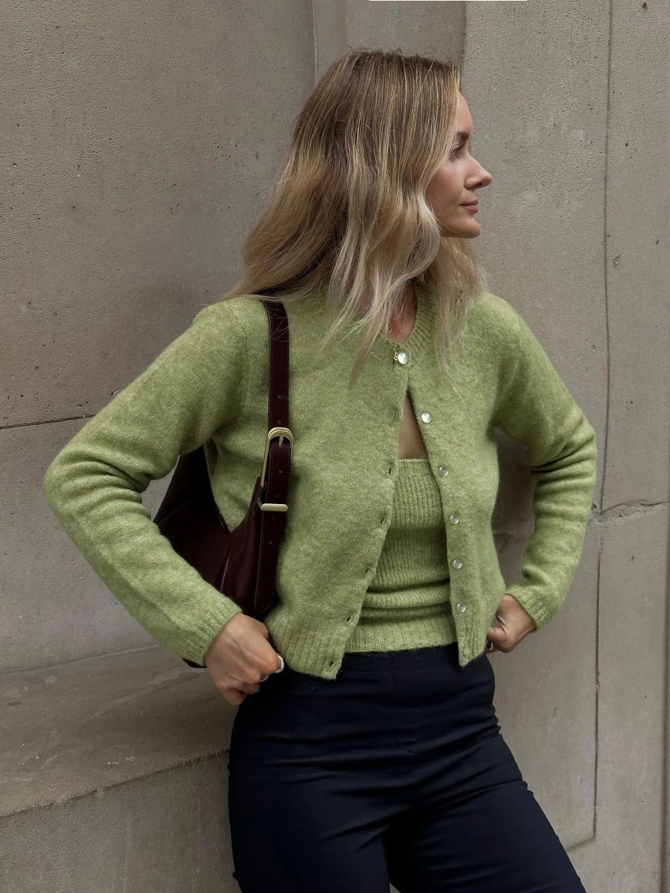 Dulzura Autumn Latest Solid O-Neck Long Sleeve Single Breasted Slim Woolen Cardigan Women Casual Versatile Street Style Clothes
Dulzura Autumn Latest Solid O-Neck Long Sleeve Single Breasted Slim Woolen Cardigan Women Casual Versatile Street Style Clothes