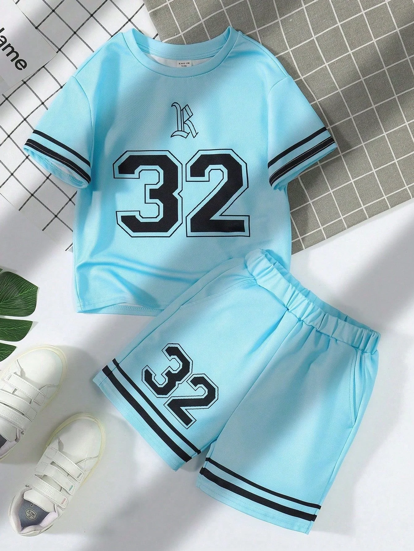 2026 Men Boys Basketball Style 32 Print 2-Piece Set Mesh T-Shirt + Light Blue Shorts Casual Sportswear Summer
2026 Men Boys Basketball Style 32 Print 2-Piece Set Mesh T-Shirt + Light Blue Shorts Casual Sportswear Summer