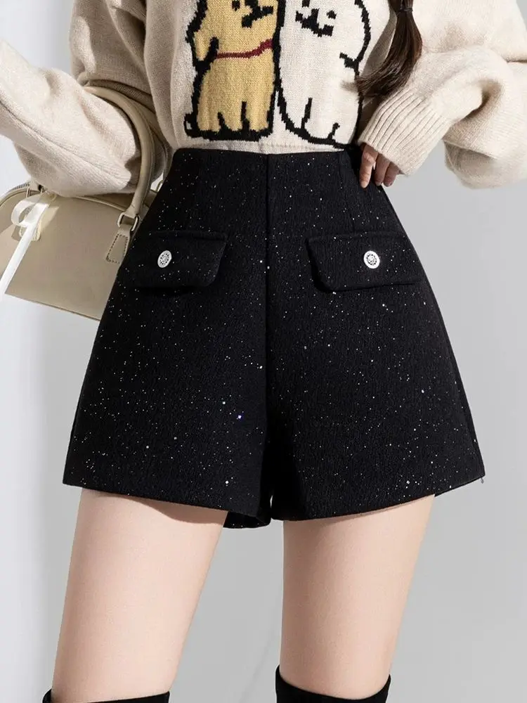 Small fragrant style sparkling shorts women in autumn and winter new A-line high waist slimming straight leg wide leg pants
Small fragrant style sparkling shorts women in autumn and winter new A-line high waist slimming straight leg wide leg pants