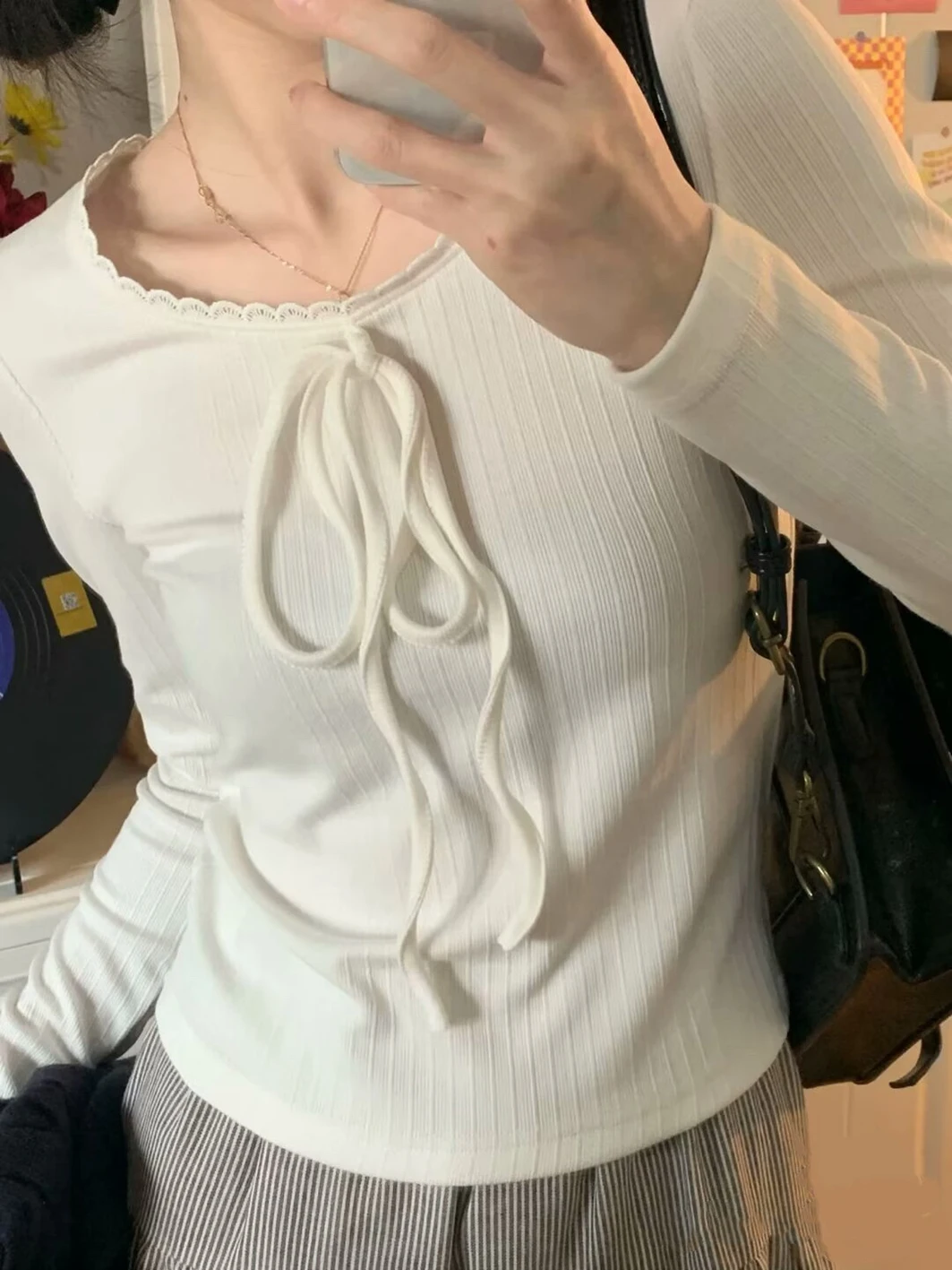 Bow White Slim Long Sleeve T-Shirt Woman Lace Trim Round Neck Simple Cotton Sweet Tees Casual Cute Preppy Style Tshirt Tops
Bow White Slim Long Sleeve T-Shirt Woman Lace Trim Round Neck Simple Cotton Sweet Tees Casual Cute Preppy Style Tshirt Tops