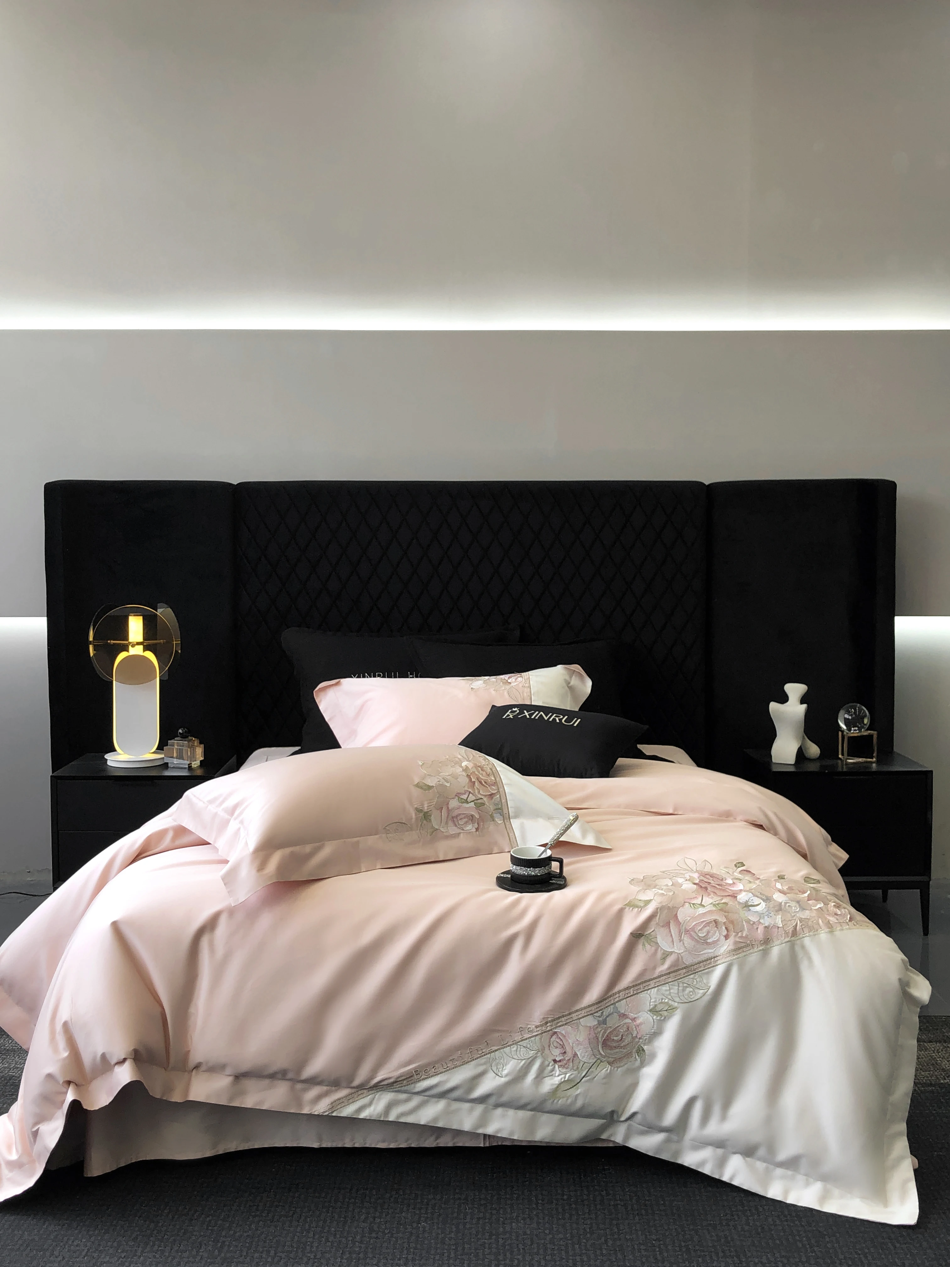 Elegant Pink Flowers Sea Embroidery Bedding Set Luxury Beige Cotton Duvet Cover Bed Sheet Pillowcases Solid Color
Elegant Pink Flowers Sea Embroidery Bedding Set Luxury Beige Cotton Duvet Cover Bed Sheet Pillowcases Solid Color