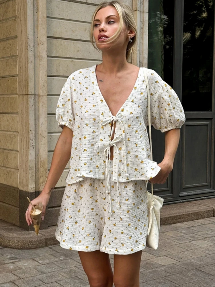 2 Pieces Set Sexy 2026 Summer Autumn Fashion Women Set Female Tops Short Sleeve Lace Up Tops And Shorts Suit Matching Outfit
2 Pieces Set Sexy 2026 Summer Autumn Fashion Women Set Female Tops Short Sleeve Lace Up Tops And Shorts Suit Matching Outfit