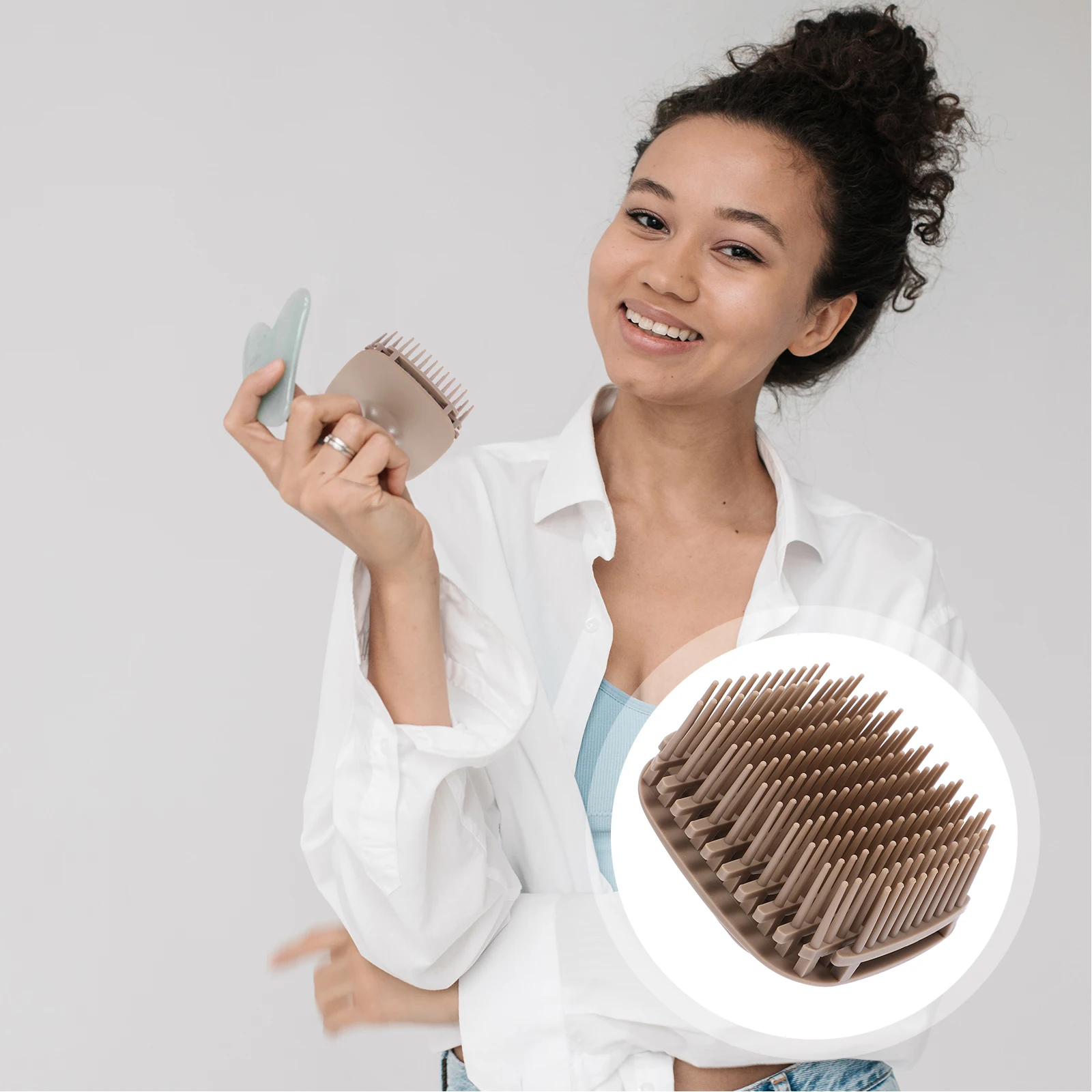 Шампунь, щетка для мытья волос и массажная расческа, скруббер для массажера головы, инструмент для очистки
Шампунь, щетка для мытья волос и массажная расческа, скруббер для массажера головы, инструмент для очистки